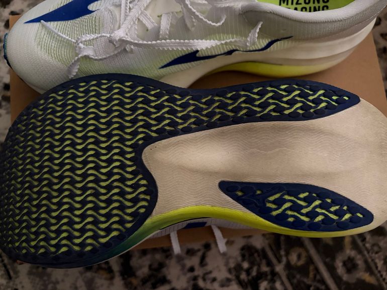Mizuno Hyperwarp Pro bike usato — immagine 4 di 4