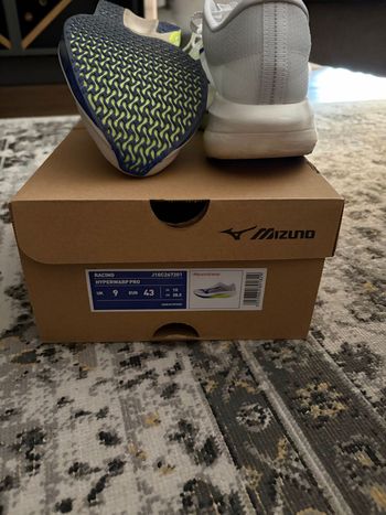 Mizuno Hyperwarp Pro bike usato — immagine 2 di 4