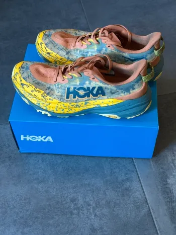 Używany Hoka Speedgoat 6 Running Shoes