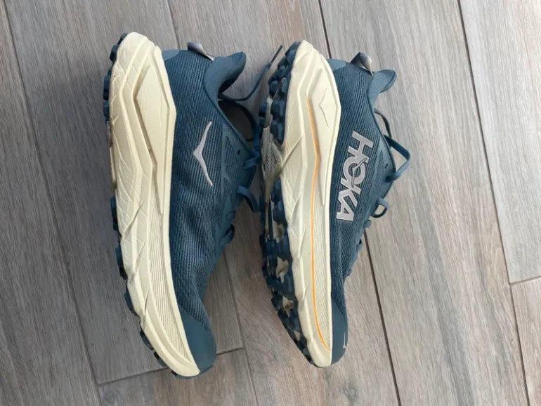 Used Hoka Challenger 8 bike — image 3 of 5