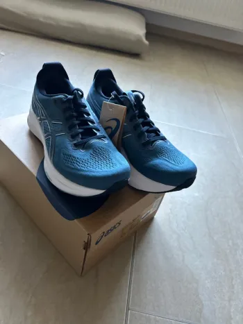 Tweedehands Asics Gel-KAYANO Running Shoes