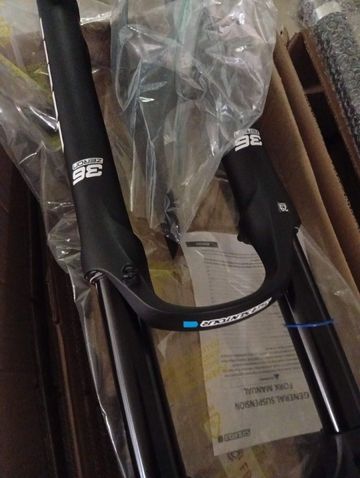 Sr Suntour Zeron 36 Boost bike usato — immagine 7 di 10