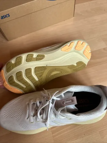 Used Asics Gel-Kayano bike — image 3 of 5