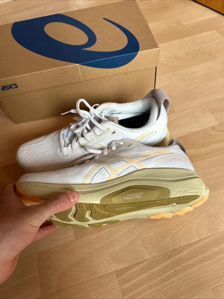 Used Asics Gel-Kayano bike — image 5 of 5