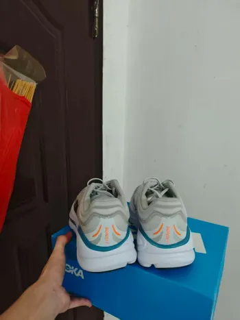 Hoka Shoes bike d'occasion — image 3 sur 4
