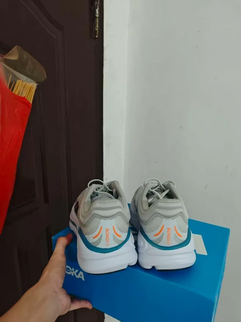 Hoka Shoes bike d'occasion — image 3 sur 4