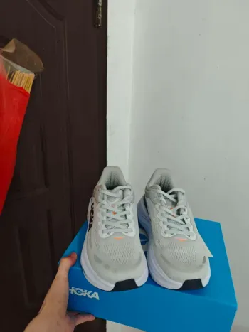 Hoka Shoes bike d'occasion — image 2 sur 4
