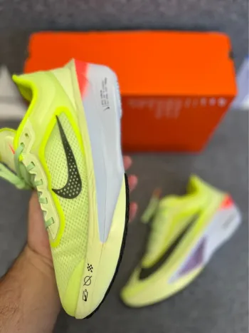 Used Nike Zoom Fly 6 bike — image 4 of 7