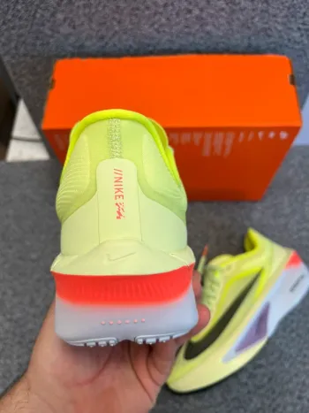 Used Nike Zoom Fly 6 bike — image 5 of 7