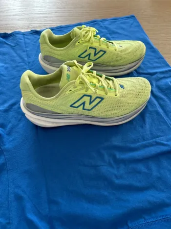 Used New Balance 180 Running Shoes