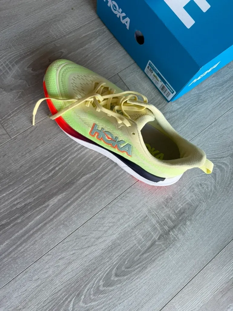 Tweedehands Hoka Skyflow bike — afbeelding 2 van 8