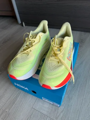 Tweedehands Hoka Skyflow Running Shoes