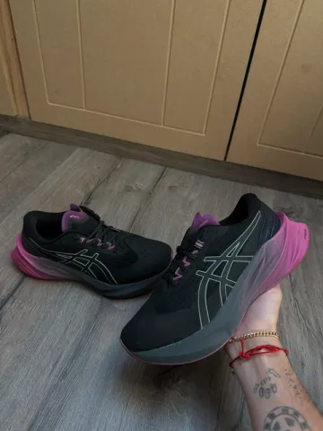 Gebrauchtes Lightweight Novablast 3 Running Shoes