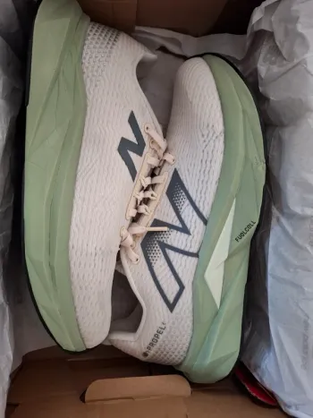 Tweedehands New Balance FuelCell Propelv5 Running Shoes