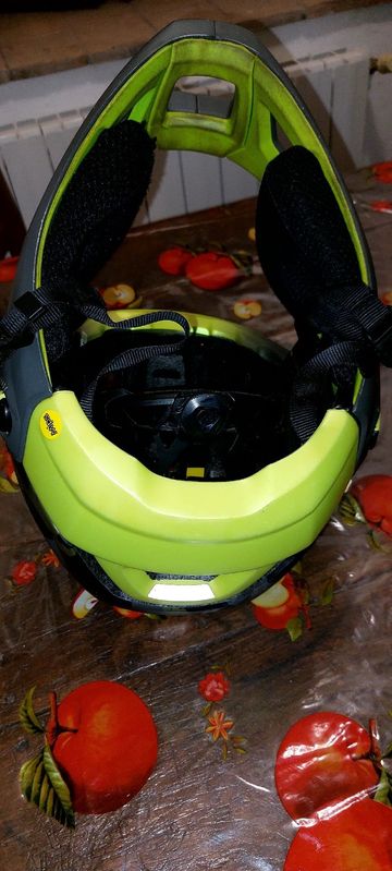 Tweedehands MET Parachute Helmet bike — afbeelding 4 van 5