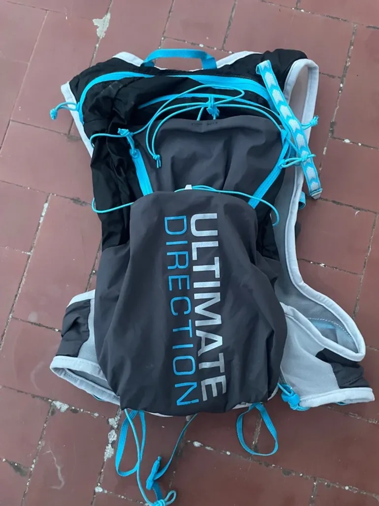 Used Ultimate Direction Adventure Vest 17L bike — image 5 of 8