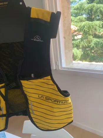 La Sportiva Trail 10L bike usato — immagine 4 di 5