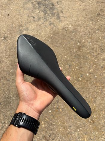 Used Fizik Arione 00 Carbon Saddles & Seatposts