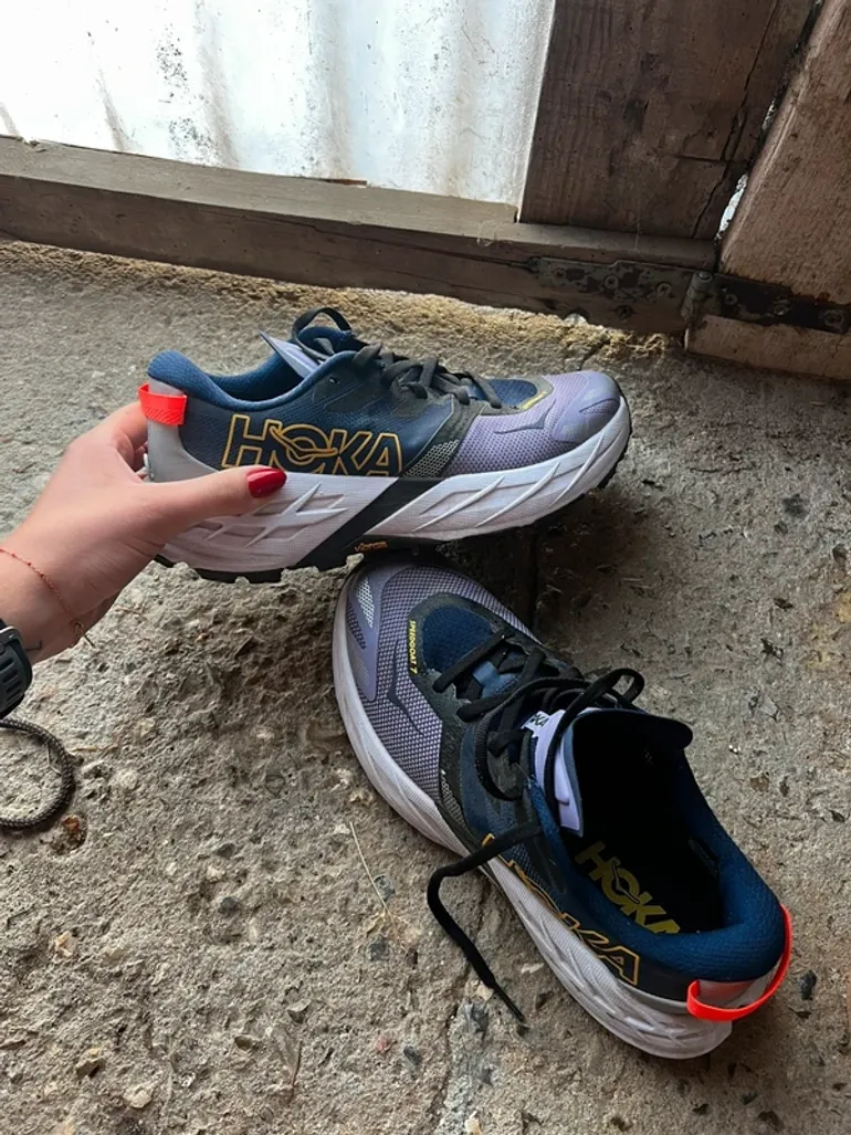 Used Hoka Speedgoat 7 bike — image 3 of 4