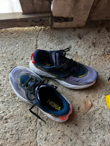 Used Hoka Speedgoat 7 bike — image 4 of 4