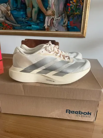 Käytetty Adidas Adizero EVO SL Running Shoes