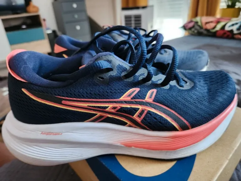 Used Asics Excite 11 bike — image 2 of 5