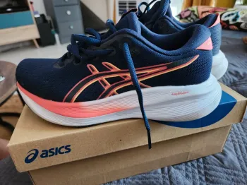Used Asics Excite 11 Running Shoes
