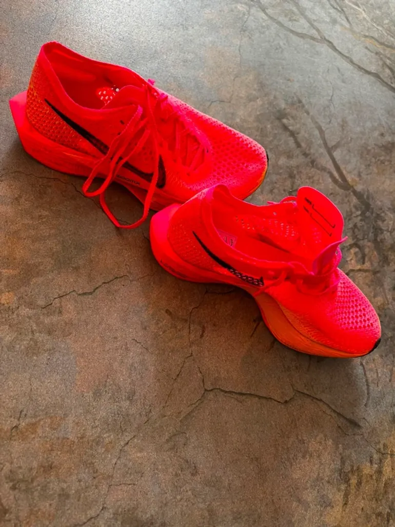 Used White Vaporfly 3 bike — image 3 of 4