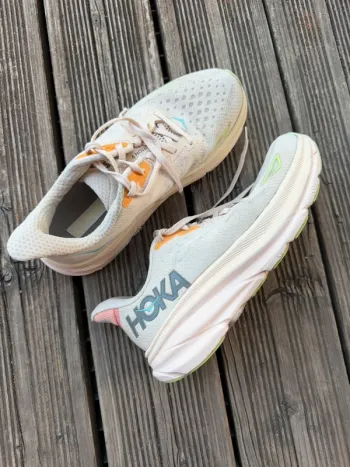 Used Hyper Clifton 9 Running Shoes