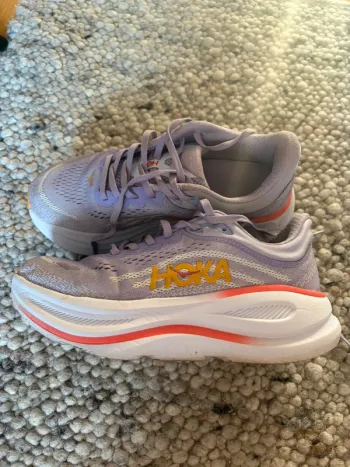 Käytetty Hoka Bondi 9 Running Shoes