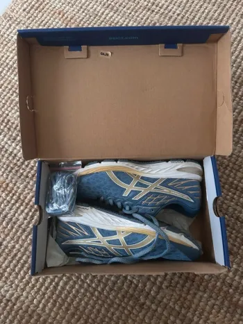 Used Columbus Gel 21 Running Shoes