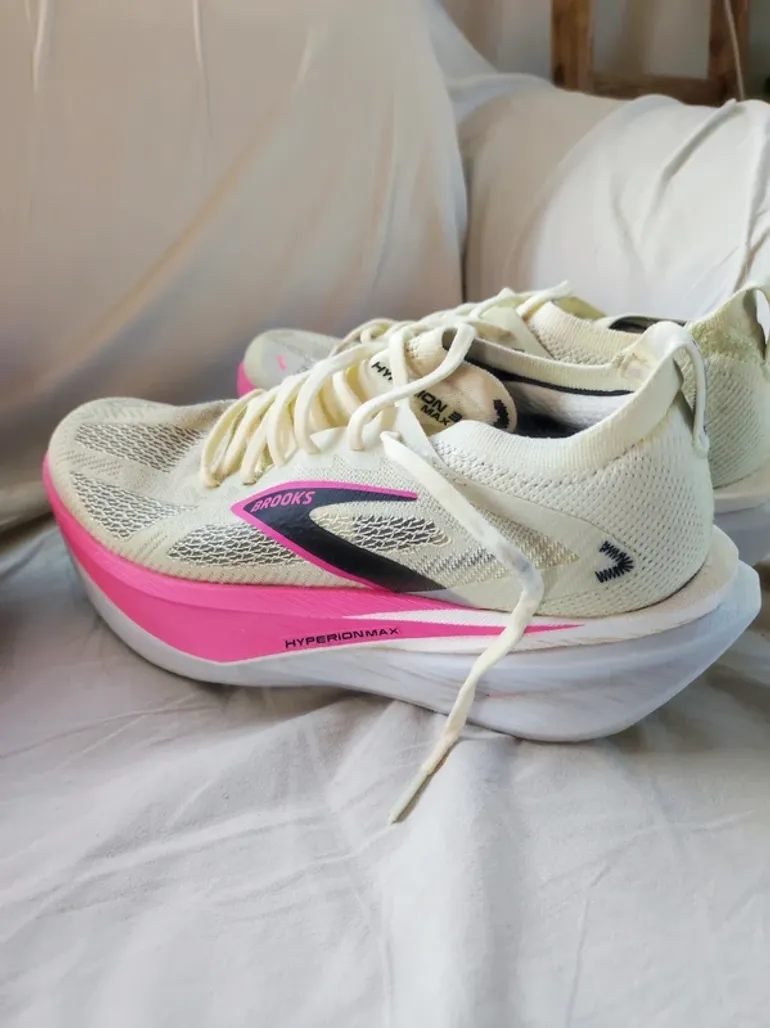 Used Brooks Running Shoes bike — image 5 of 11