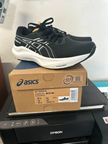 Used Asics GT 2000 14 Running Shoes