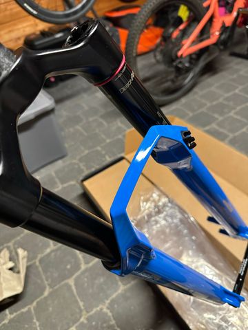 Brugt RockShox SID Ultimate 35mm Crown Upper Leg 2022 bike — billede 10 af 12