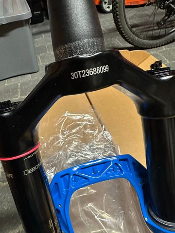 Brugt RockShox SID Ultimate 35mm Crown Upper Leg 2022 bike — billede 7 af 12