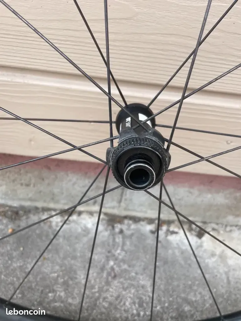 Used Roval Rapide CL 2 2025 bike — image 4 of 11