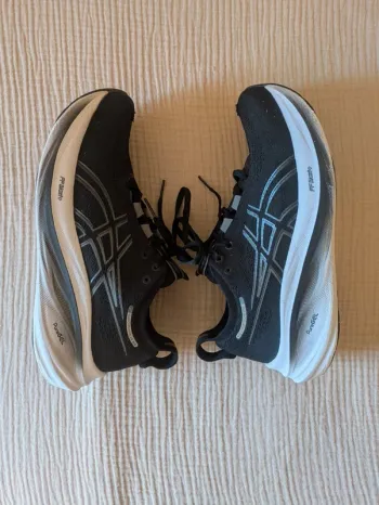 Gebrauchtes Asics Nimbus 26 bike — Bild 2 von 8