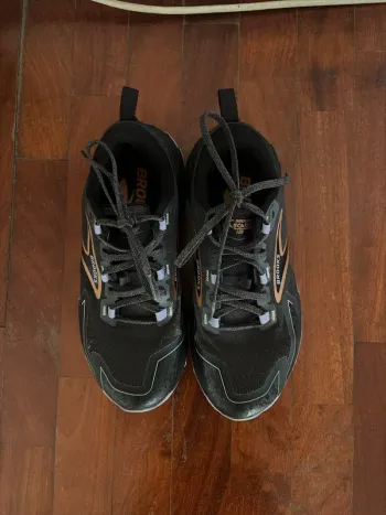 Używany Brooks Cascadia 18 Running Shoes