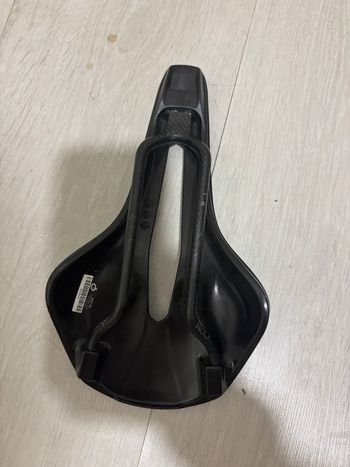 Prologo Nago R4 Pas 137 Carbon Saddles & Seatposts d'occasion