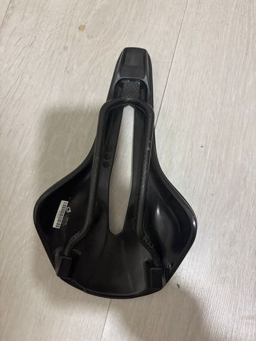 Tweedehands Prologo Nago R4 Pas 137 Carbon Saddles & Seatposts