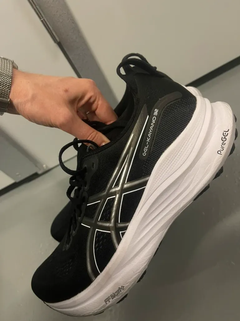 Asics Gel Kayano 32 bike usato — immagine 3 di 6