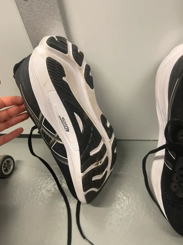 Asics Gel Kayano 32 bike usato — immagine 5 di 6
