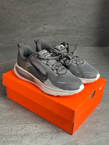 Nike Vomero 18 Running Shoes de segunda mano