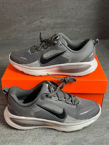 Nike Vomero 18 bike de segunda mano — imagen 2 de 15