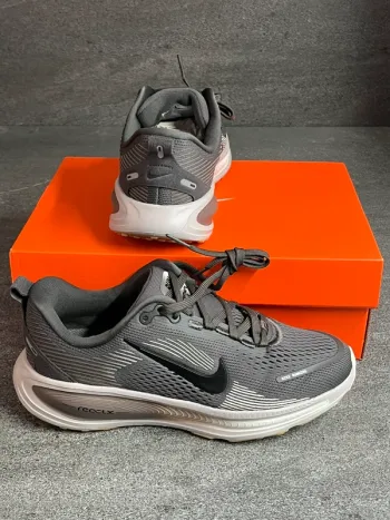 Nike Vomero 18 bike de segunda mano — imagen 7 de 15