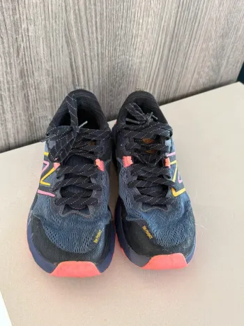 Gebrauchtes New Balance Fresh Foam Hierro v7 bike — Bild 2 von 6