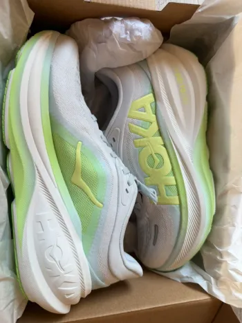 Hoka Pro Running Shoes usato