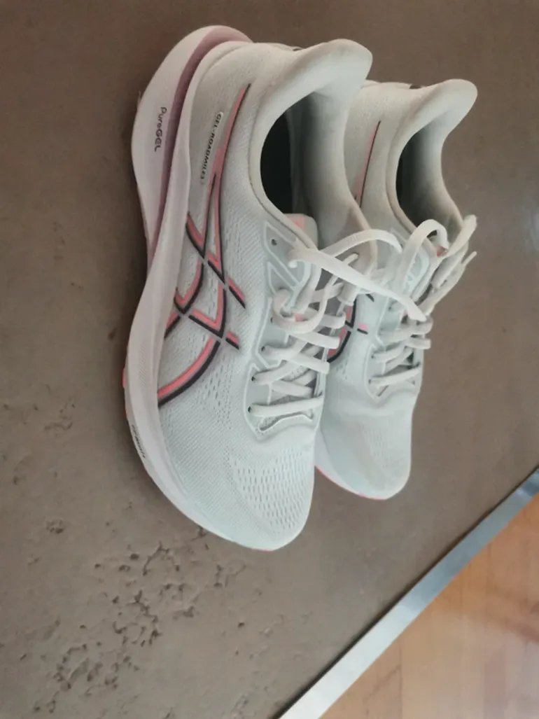 Tweedehands Asics Running Shoes bike — afbeelding 2 van 5