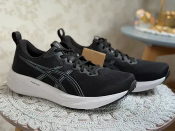 Używany Asics GEL-PULSE 15 Running Shoes