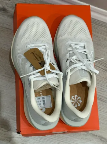 Używany Nike WMNS Quest 6 bike — zdjęcie 2 z 10